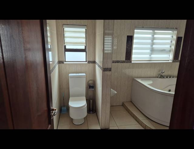 5 BEDROOM HOUSE FOR SALE IN HELDERWYK
